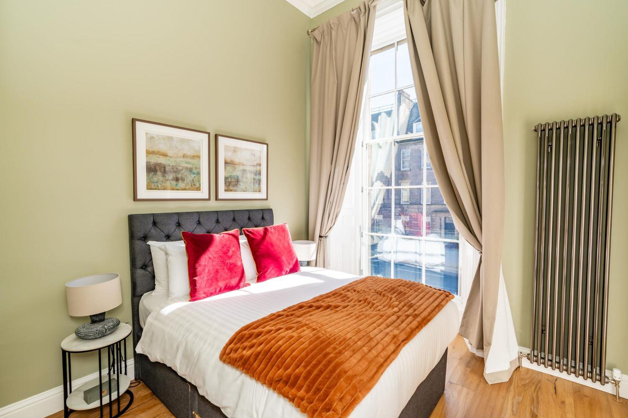 Dragon Suites Luxury Apartments At 9 Albyn Place EDI Exteriér fotografie